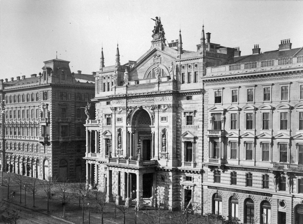 Ringtheater vor Brand.jpg