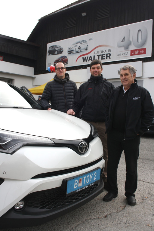 Toyota Premiere C-HR SUV neu 08-12-2016 _2_.JPG