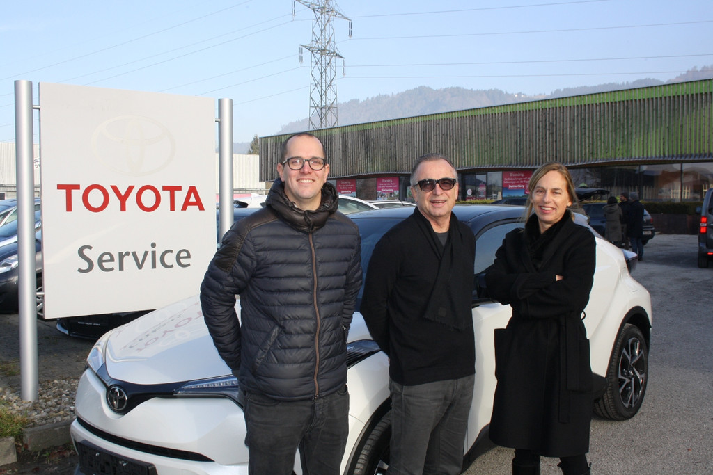 Toyota Premiere C-HR SUV neu 08-12-2016 _11_.JPG