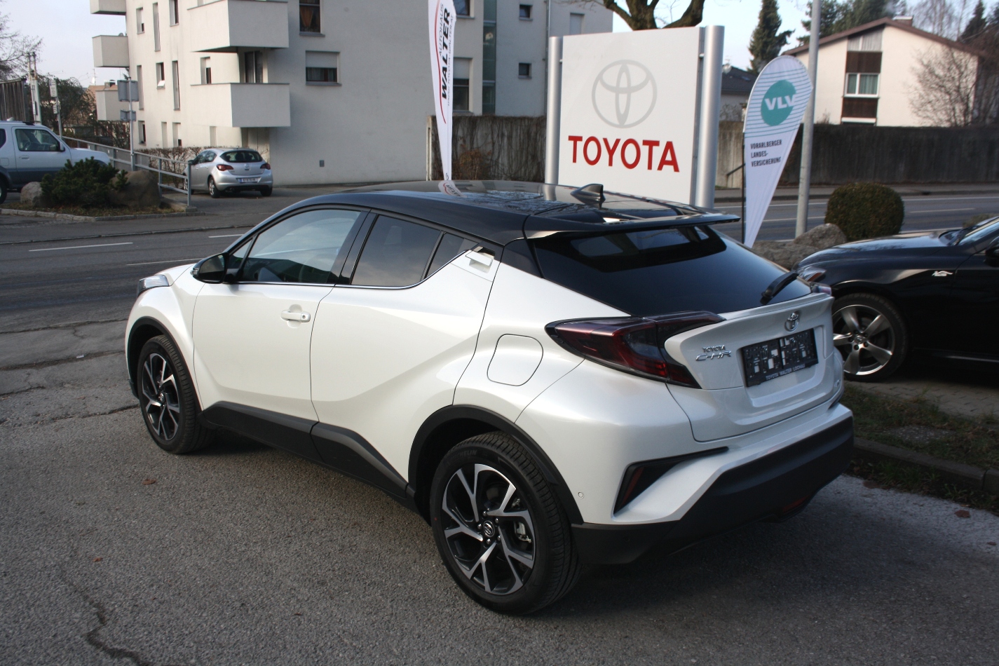 Toyota Premiere C-HR SUV neu 08-12-2016 _10_.JPG