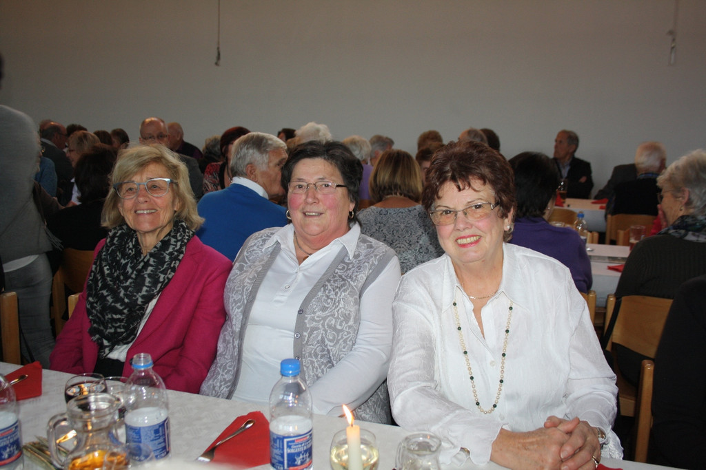 Senioren ADVENTFEIER B Menschen 10-12-2016 _3_.JPG
