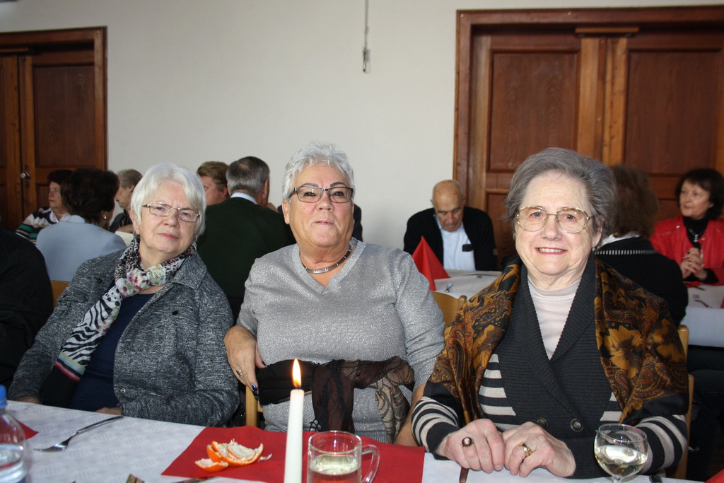 Senioren ADVENTFEIER B Menschen 10-12-2016 _11_.JPG