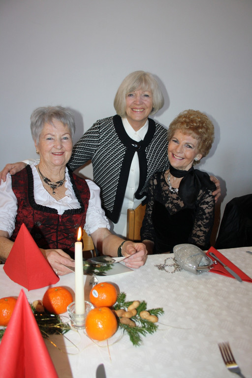 Senioren ADVENTFEIER B Menschen 10-12-2016 _17_.JPG