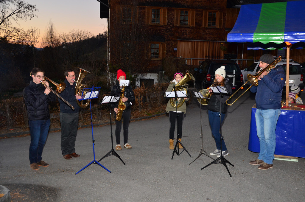 Advent Dafins 101216_3.JPG