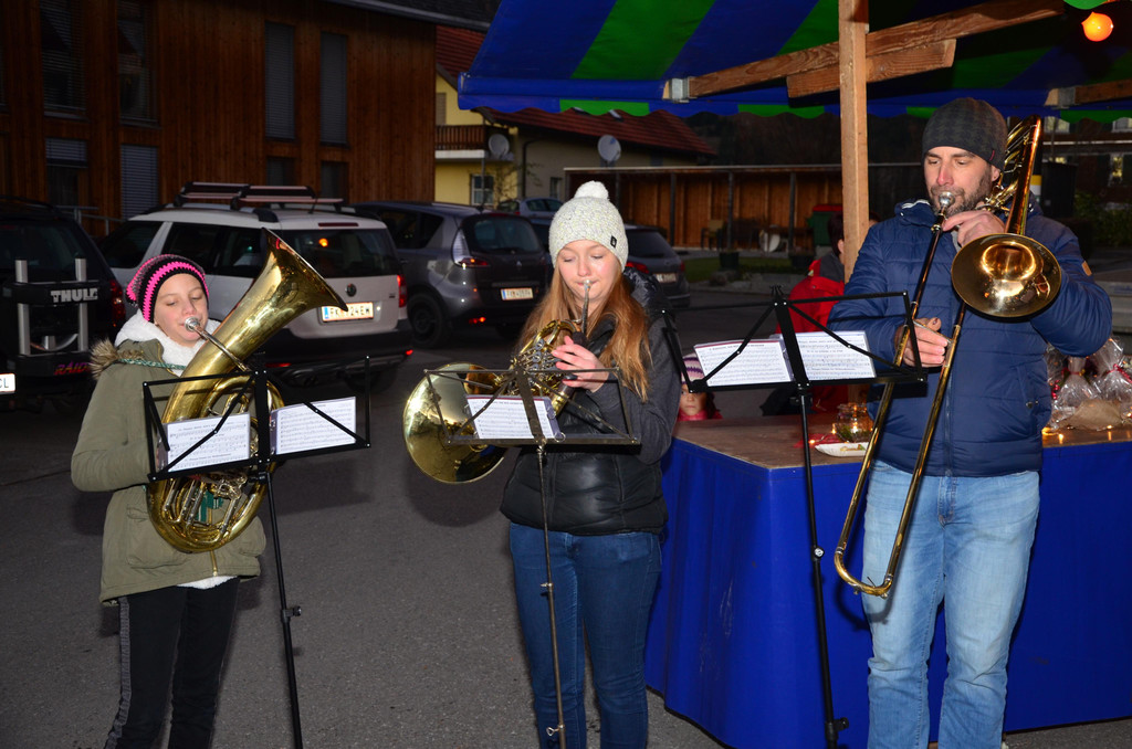 Advent Dafins 101216_6.JPG