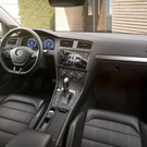 8 VW e-Golf Cockpit.jpg