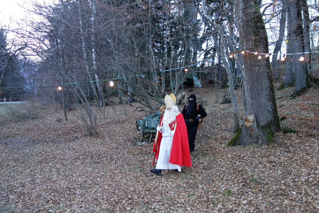 Nikolausfeier im Wald am 2_12 _125_.JPG