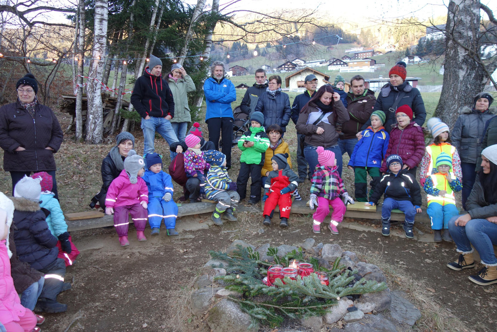 Nikolausfeier im Wald am 2_12 _113_.JPG