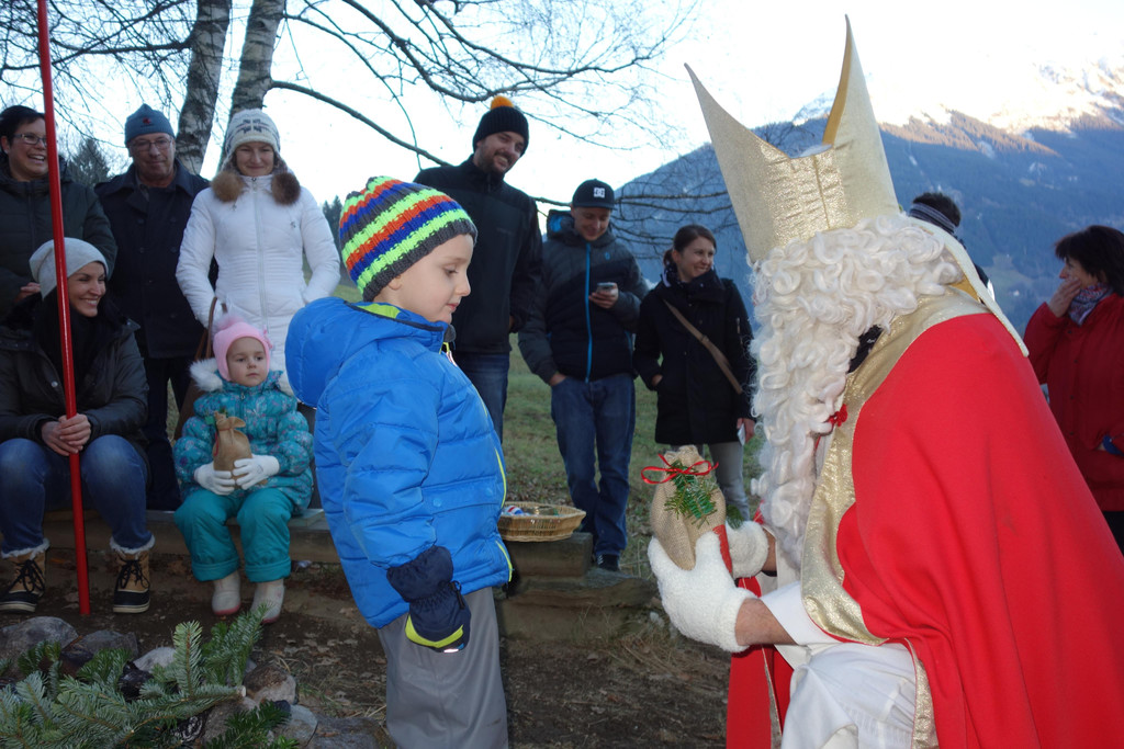 Nikolausfeier im Wald am 2_12 _165_.JPG