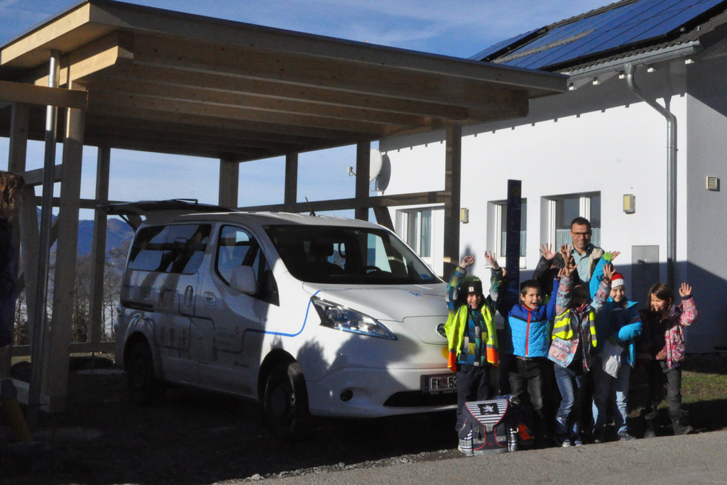 Carport_Bus_Kinder.jpg