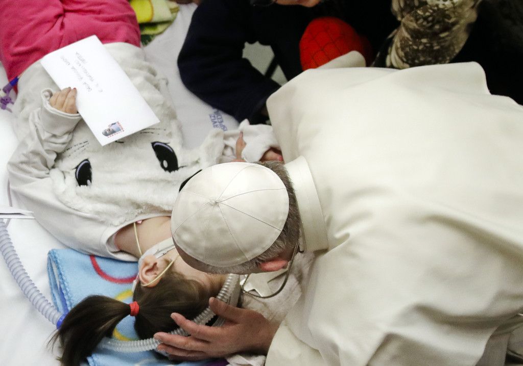 APTOPIX_Vatican_Pope.jpg