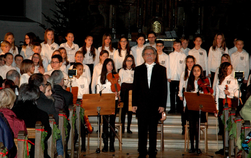 Adventskonzert Chor 2015.JPG