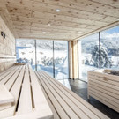 saunaausblick_auf_winterliche_landschaft_puradies.jpg