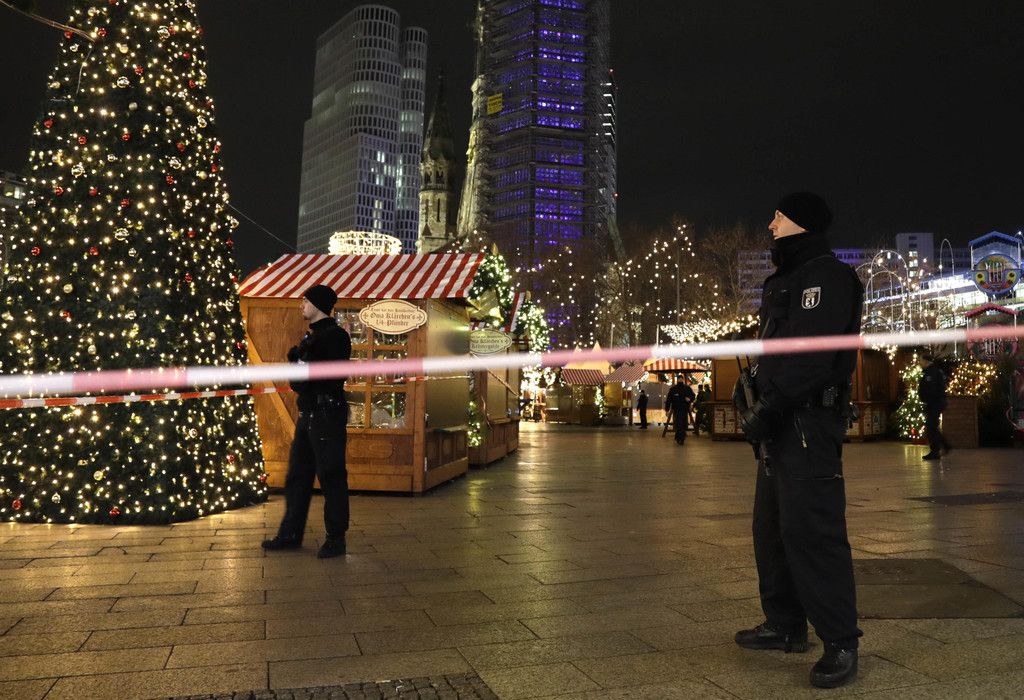 Germany_Christmas_Market_60081.jpg