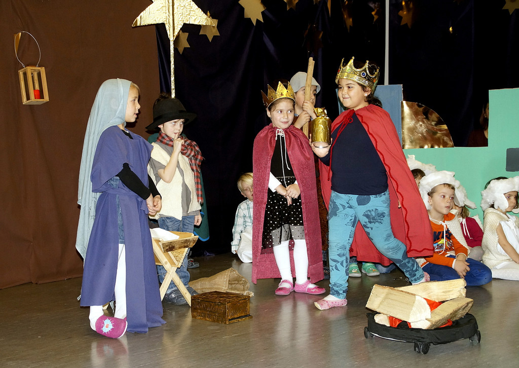 Kindergarten Gartenstra__e KRIPPENSPIEL Dezember 2016 Foto OBEXER _3_.JPG