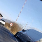 Neben der Straße gelandet