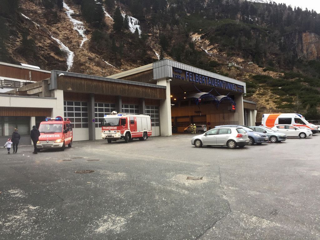 Verkehrsunfall_Felbertauern_3.JPG