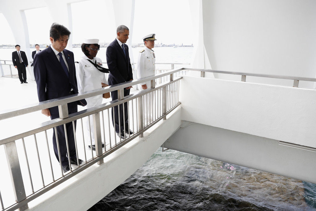 Pearl harbor abe obama _57_.jpg