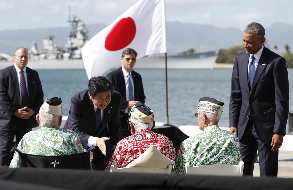 Pearl harbor abe obama _2_.jpg