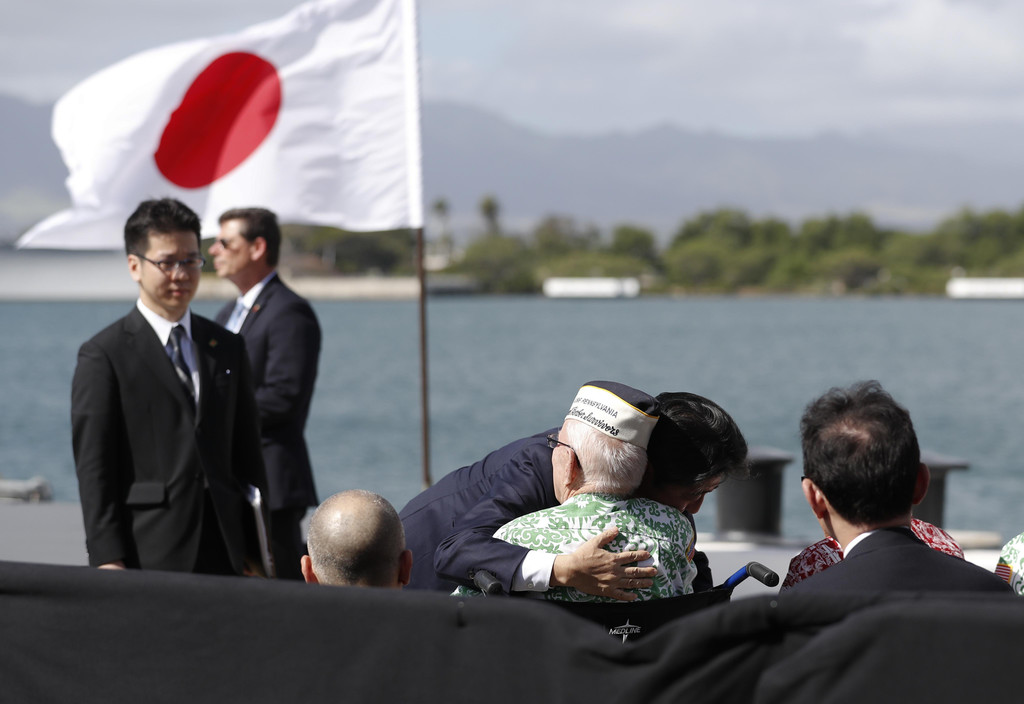 Pearl harbor abe obama _7_.jpg