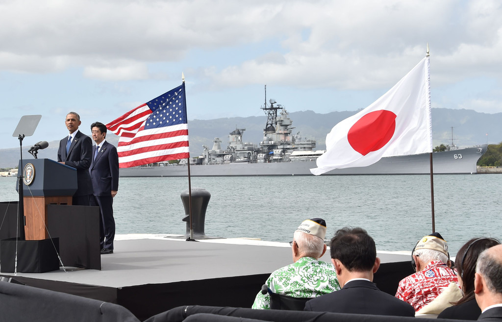 Pearl harbor abe obama _49_.jpg