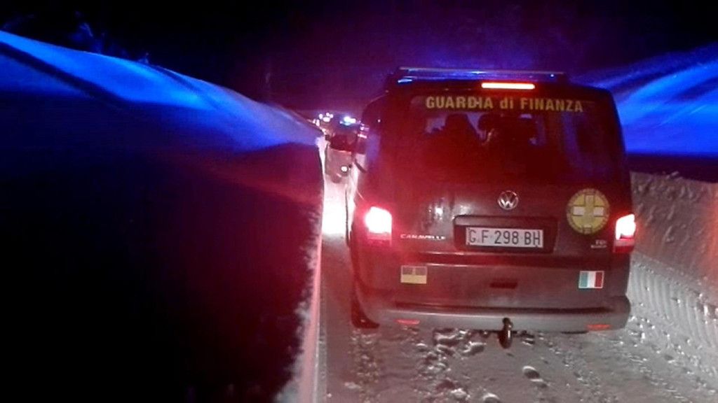Italy_Quake_Avalanche_07536.jpg