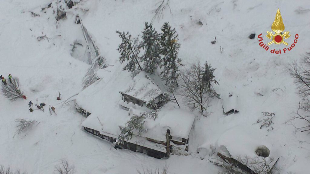 Italy_Quake_Avalanche_89400.jpg
