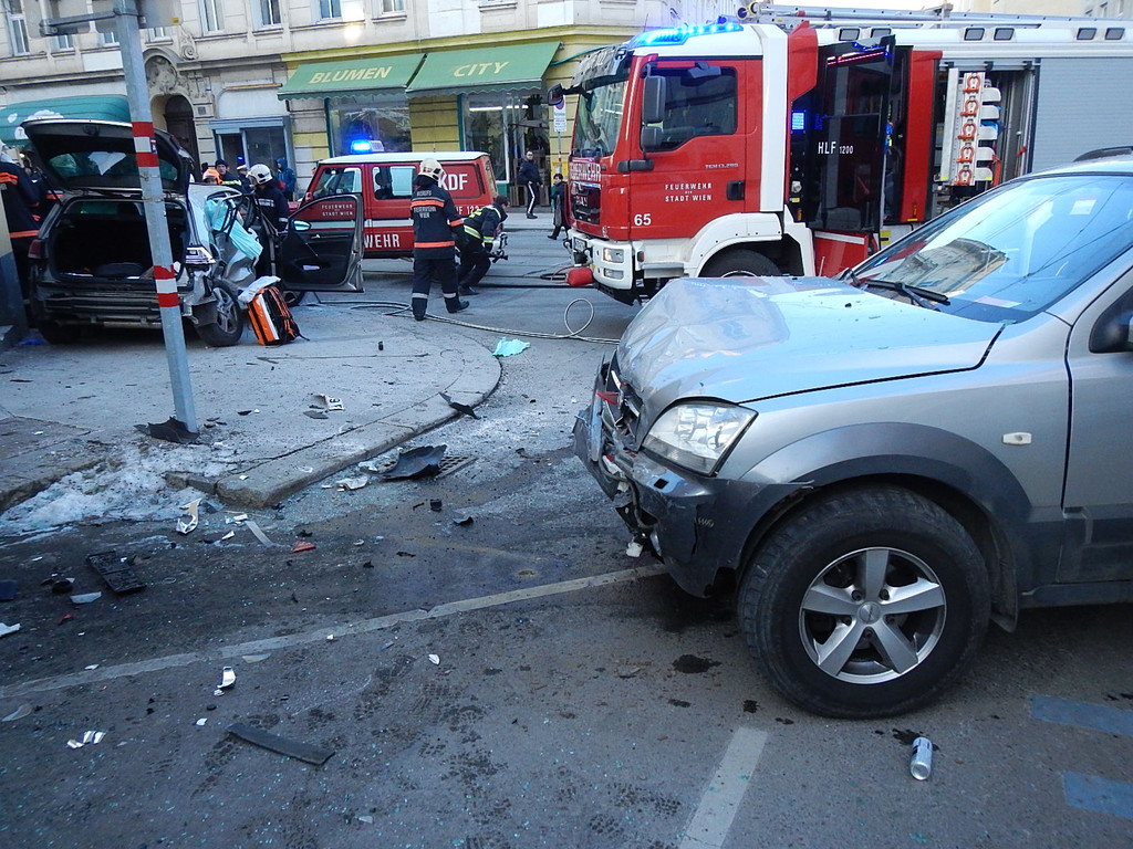2017-01-19 Verkehrsunfall Ottakring__C_MA68 Lichtbildstelle_1.jpg