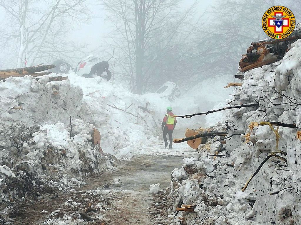 Italy_Avalanche_36012.jpg