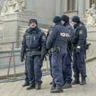 Angelobung Bundespr__sident Alexander van der Bellen-Burggarten _14 von 48_.jpg