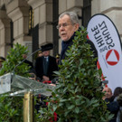Bundespr__sident Alexander van der Bellen - Heldenplatz _50 von 119_.jpg