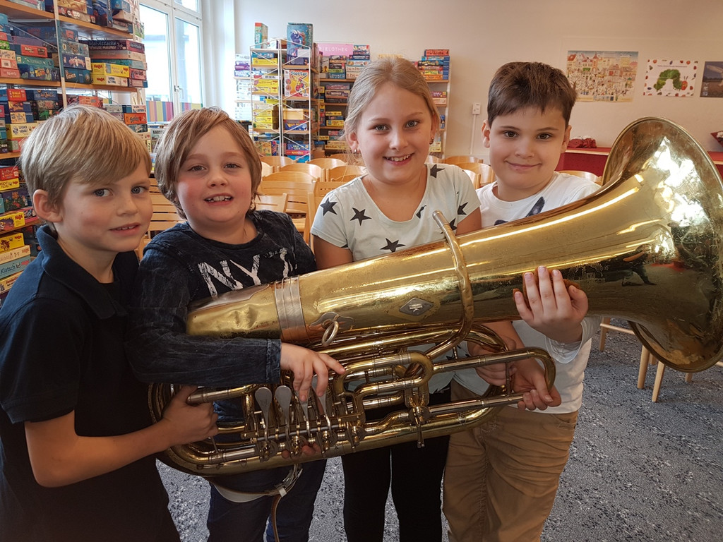 Musikverein WERBUNG in der Schule Milit__rmusik C 25-01-2017 PR__SENTATION _2_.jpg