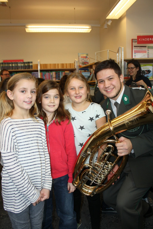 Musikverein WERBUNG in der Schule Milit__rmusik A 25-01-2017 BMS _4_.JPG