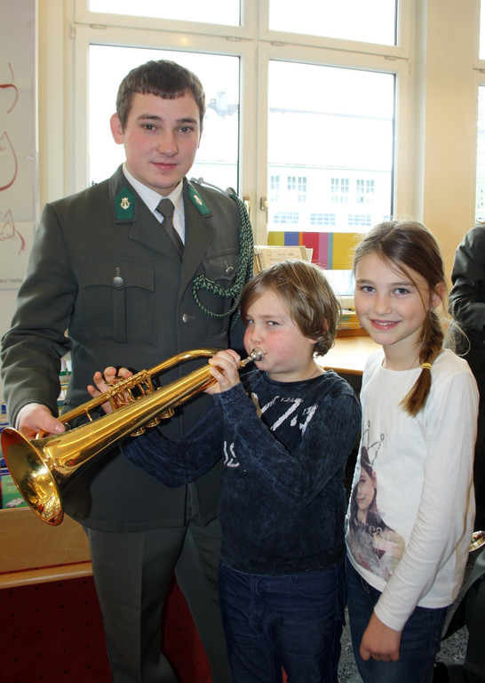 Musikverein WERBUNG in der Schule Milit__rmusik A 25-01-2017 BMS _7_.JPG
