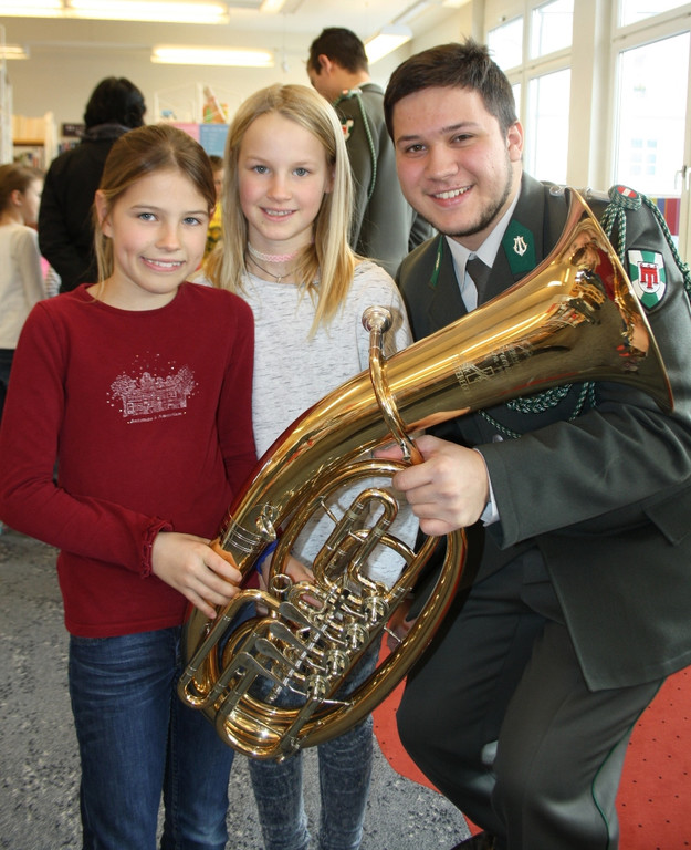 Musikverein WERBUNG in der Schule Milit__rmusik A 25-01-2017 BMS _8_.JPG