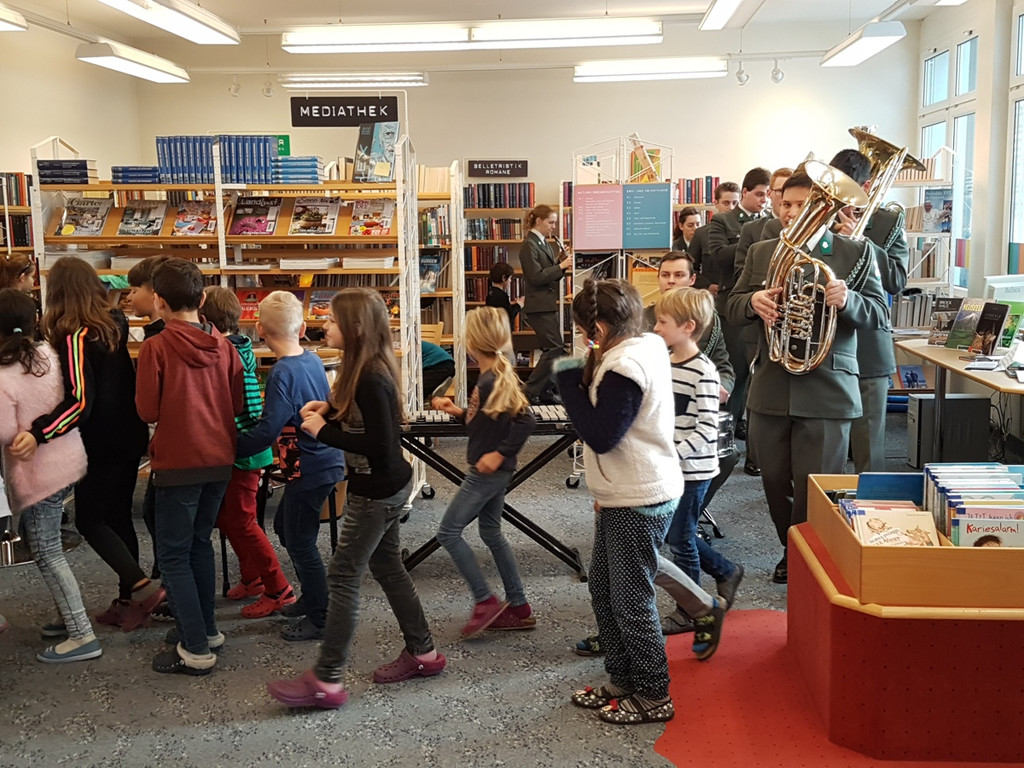 Musikverein WERBUNG in der Schule Milit__rmusik C 25-01-2017 PR__SENTATION _31_.jpg