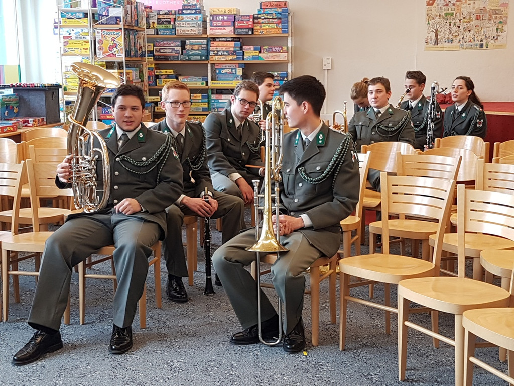 Musikverein WERBUNG in der Schule Milit__rmusik C 25-01-2017 PR__SENTATION _36_.jpg