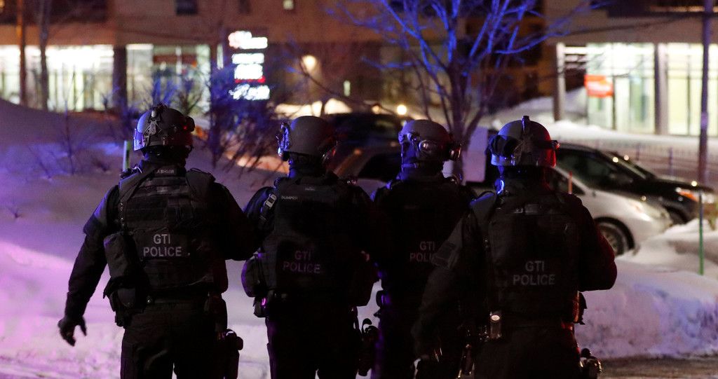 2017-01-30T034533Z_2119385711_RC17673C0A70_RTRMADP_3_CANADA-MOSQUE-SHOOTING.JPG