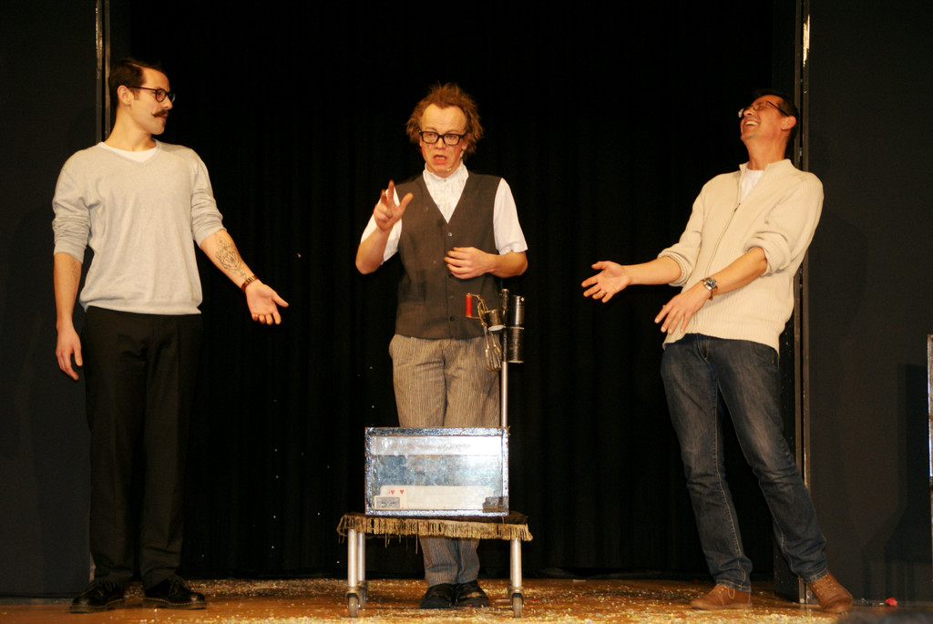 Die G__ste beteiligten sich aktiv an der Show.JPG