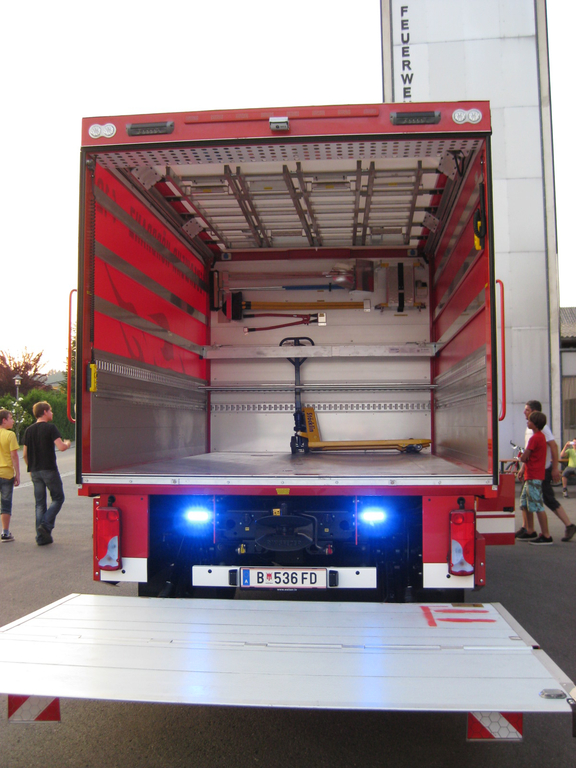 Versorgungsfahrzeug Feuerwehr H__rbranz 005.jpg