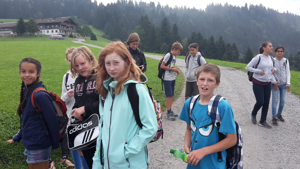 Mittelschule Wandertag 2ab Oktober 2016 _8_.jpg