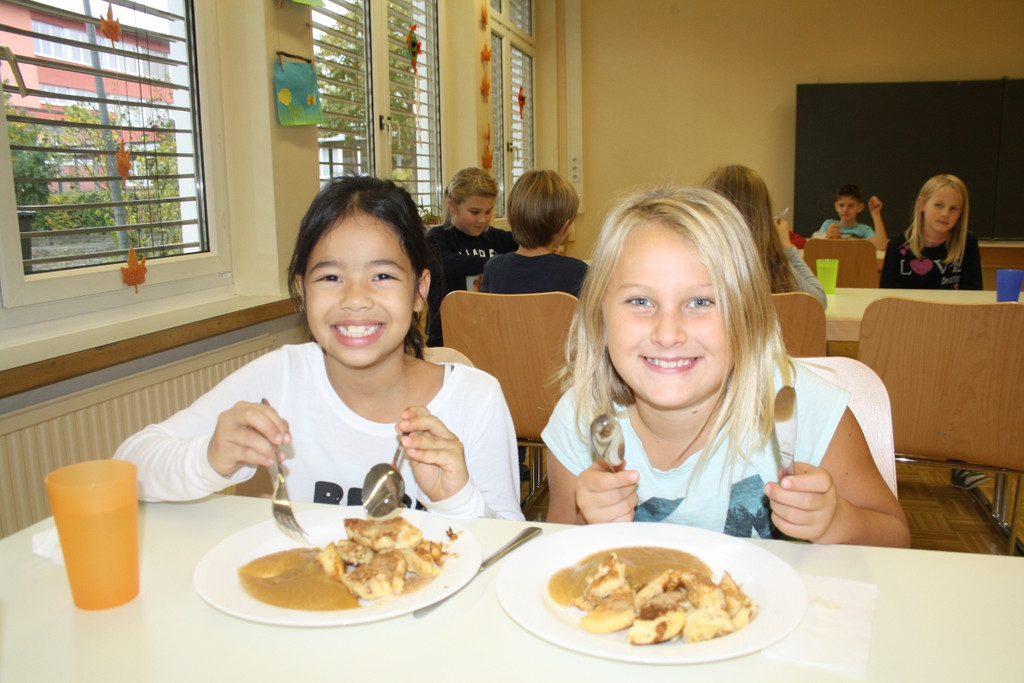 Mittagstisch Schulzentrum 25-10-2016 _2_.JPG
