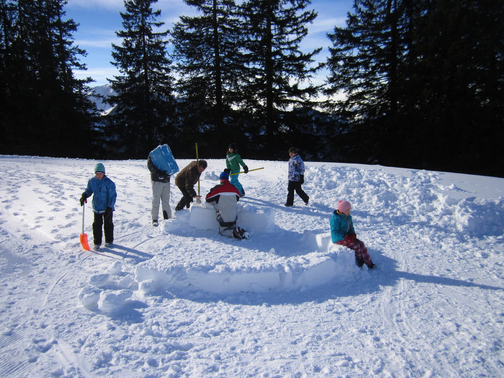 BK_Iglu bauen und rodeln Laterns 15.jpg