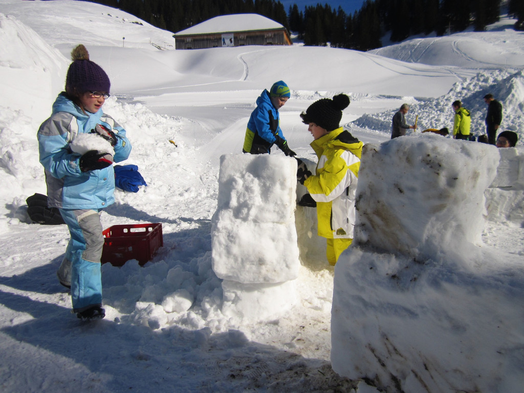 BK_Iglu bauen und rodeln Laterns 19.jpg