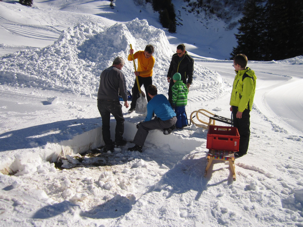 BK_Iglu bauen und rodeln Laterns 21.jpg