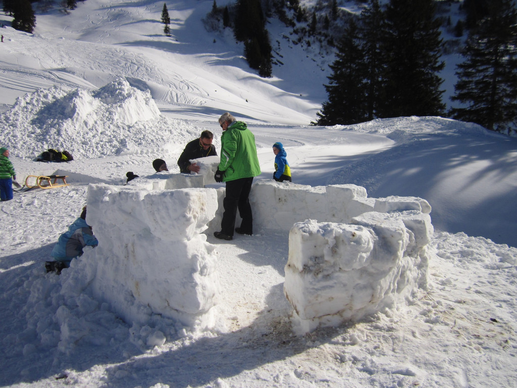 BK_Iglu bauen und rodeln Laterns 27.jpg