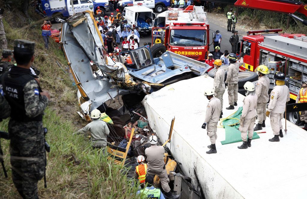 Honduras_Bus_Crash_74757.jpg