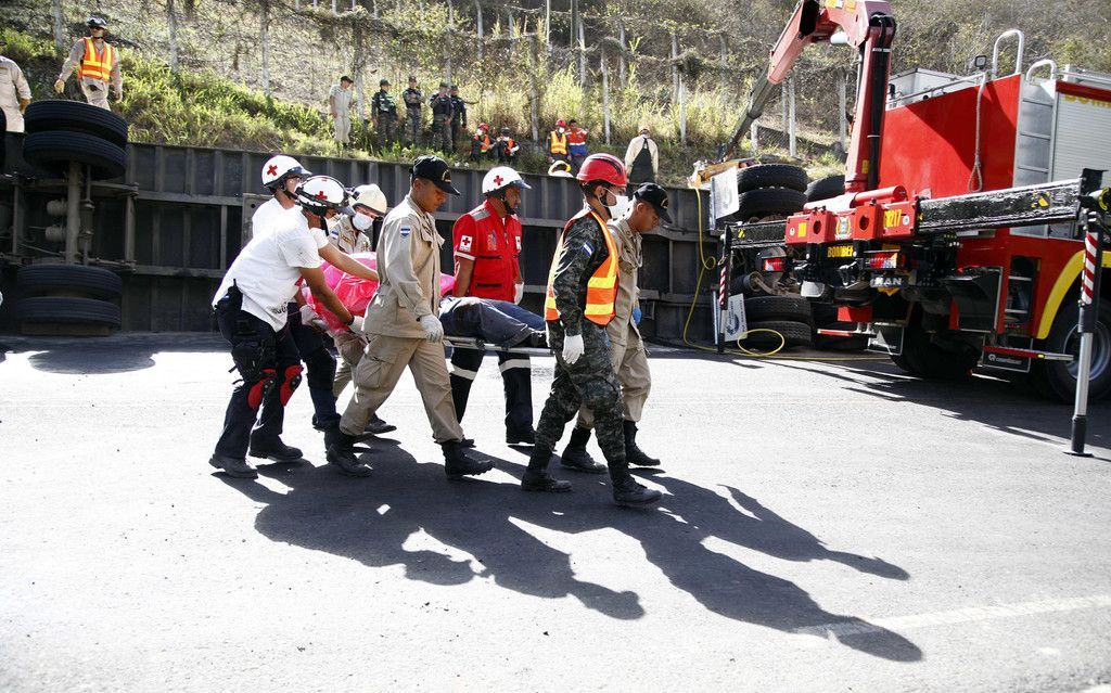 Honduras_Bus_Crash_84277.jpg