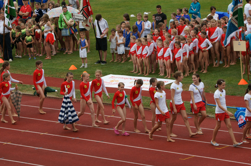 Landesjugenturnfest 2010  Einlauf ins Standion.jpg