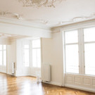 RETREAT_Yogaraum mit Stuck und Blick auf Mariahilferstra__e _c_ Florian Woergoetter.jpg